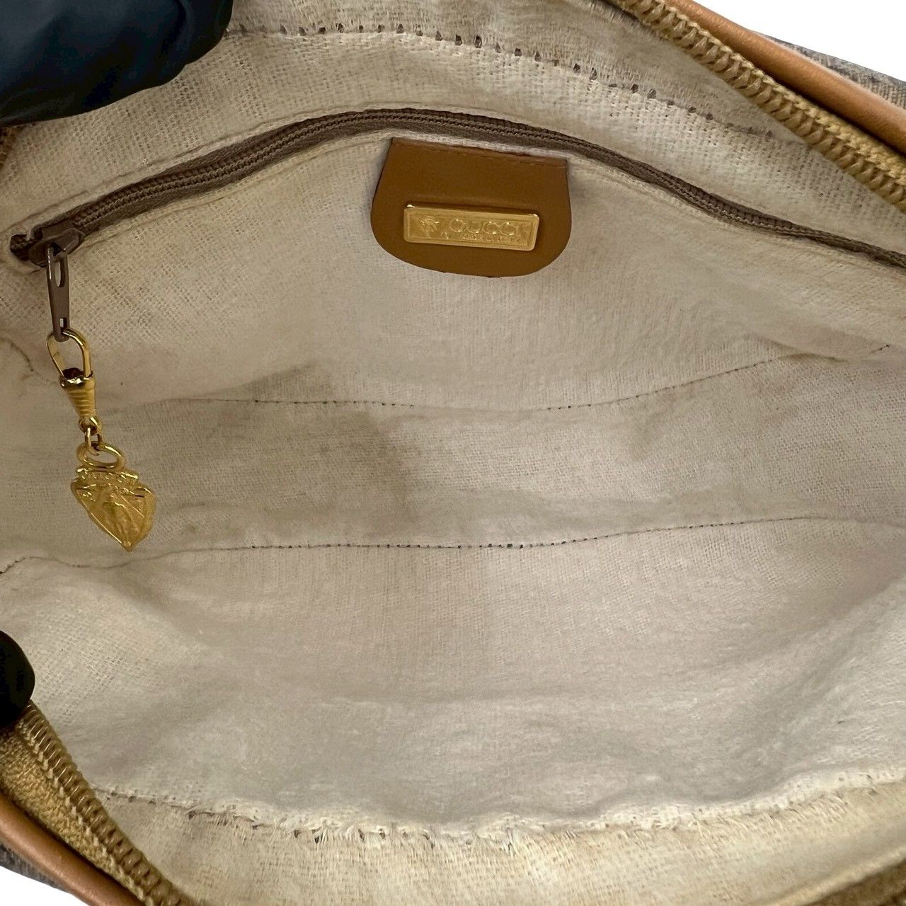 Gucci Vintage Micro GG Logo Leather Mini Shoulder Bag Pochette Brown Camel — view 9