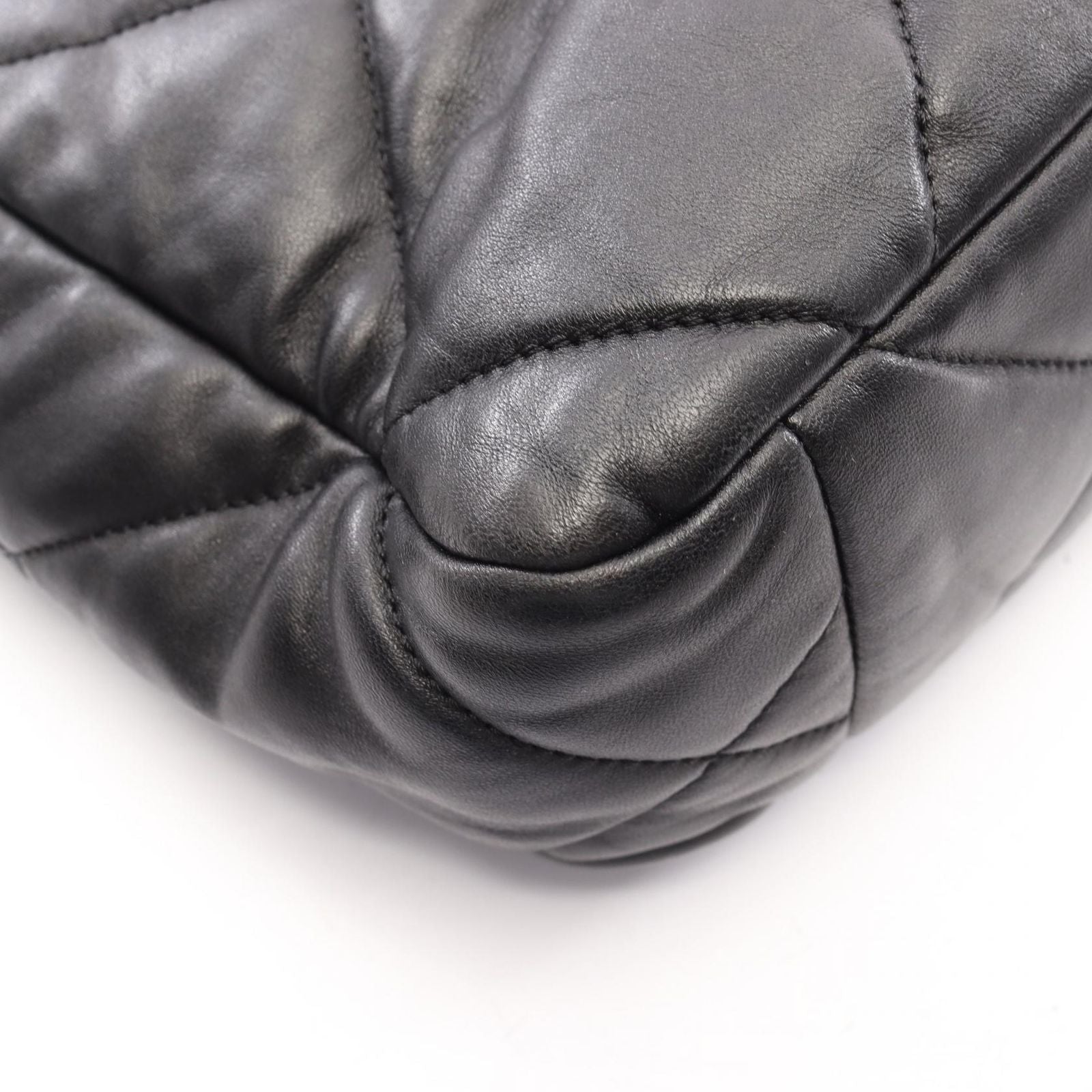 Chanel Shoulder Bag 19 Black Lambskin 19 Quilted Chain — view 7