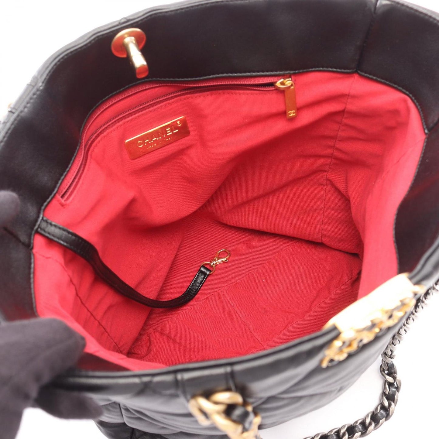 Chanel Shoulder Bag 19 Black Lambskin 19 Quilted Chain — view 3