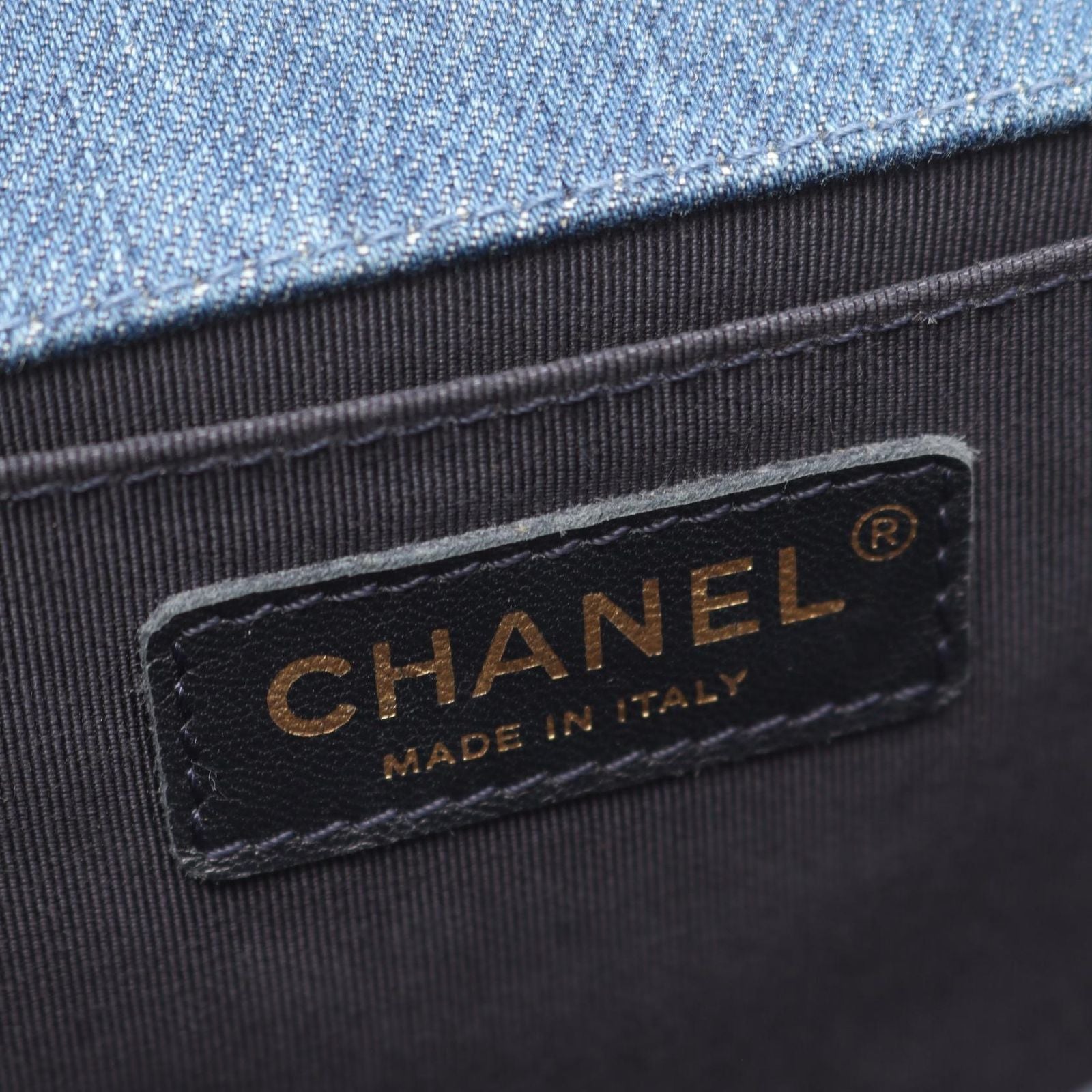 Chanel Shoulder Bag Patchwork Denim Blue Chain — view 4