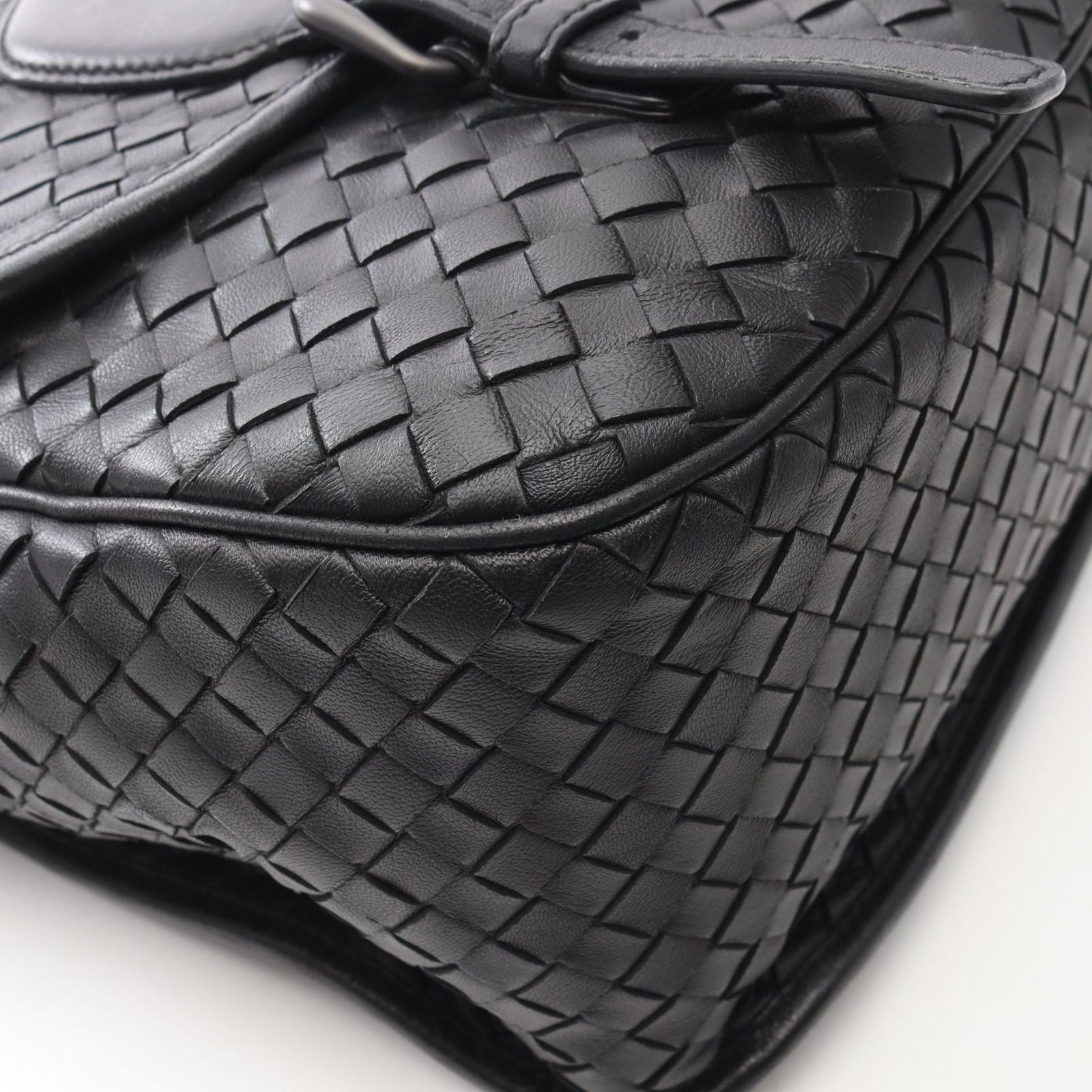 Bottega Veneta Shoulder Bag Intrecciato Black Leather — view 7
