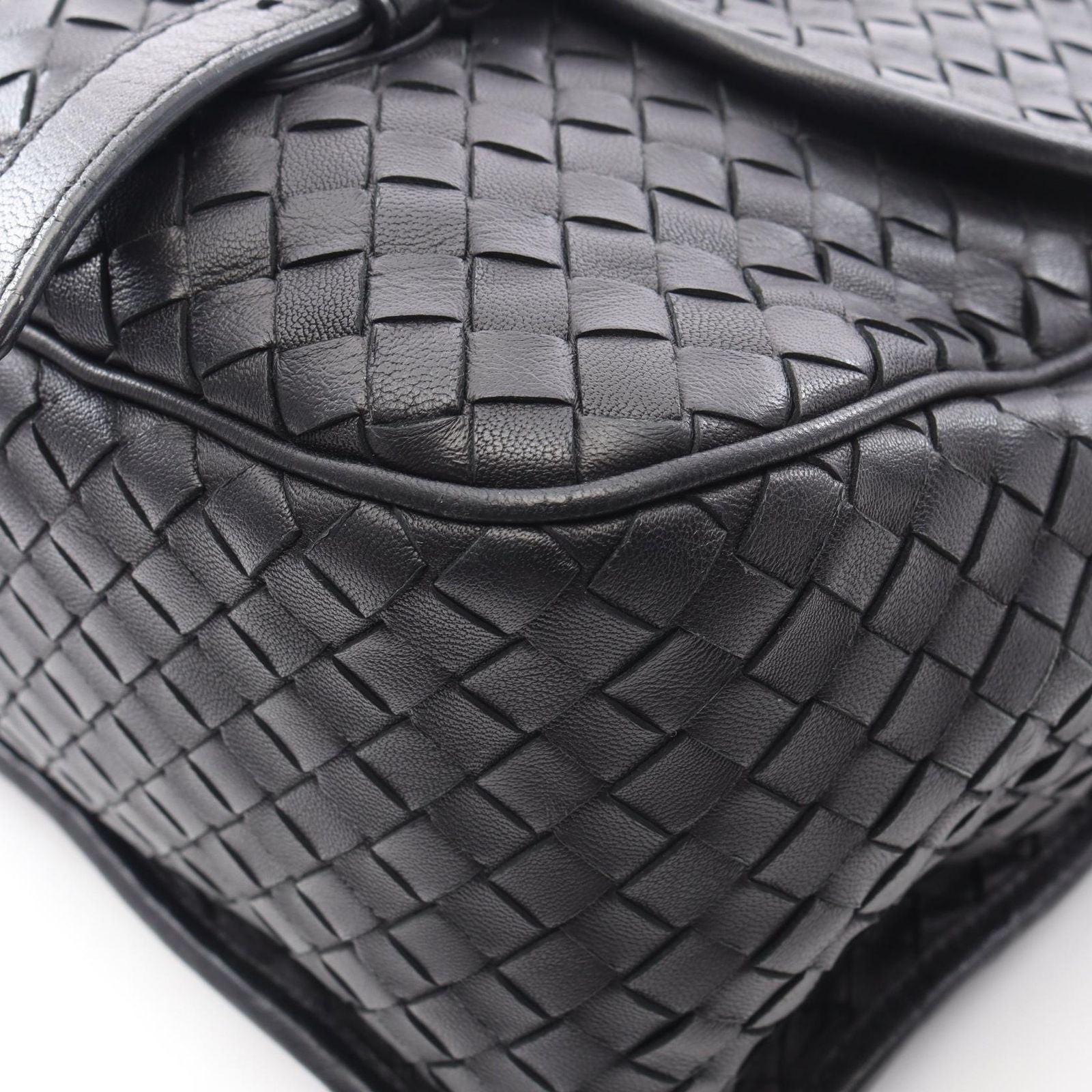 Bottega Veneta Shoulder Bag Intrecciato Black Leather — view 6