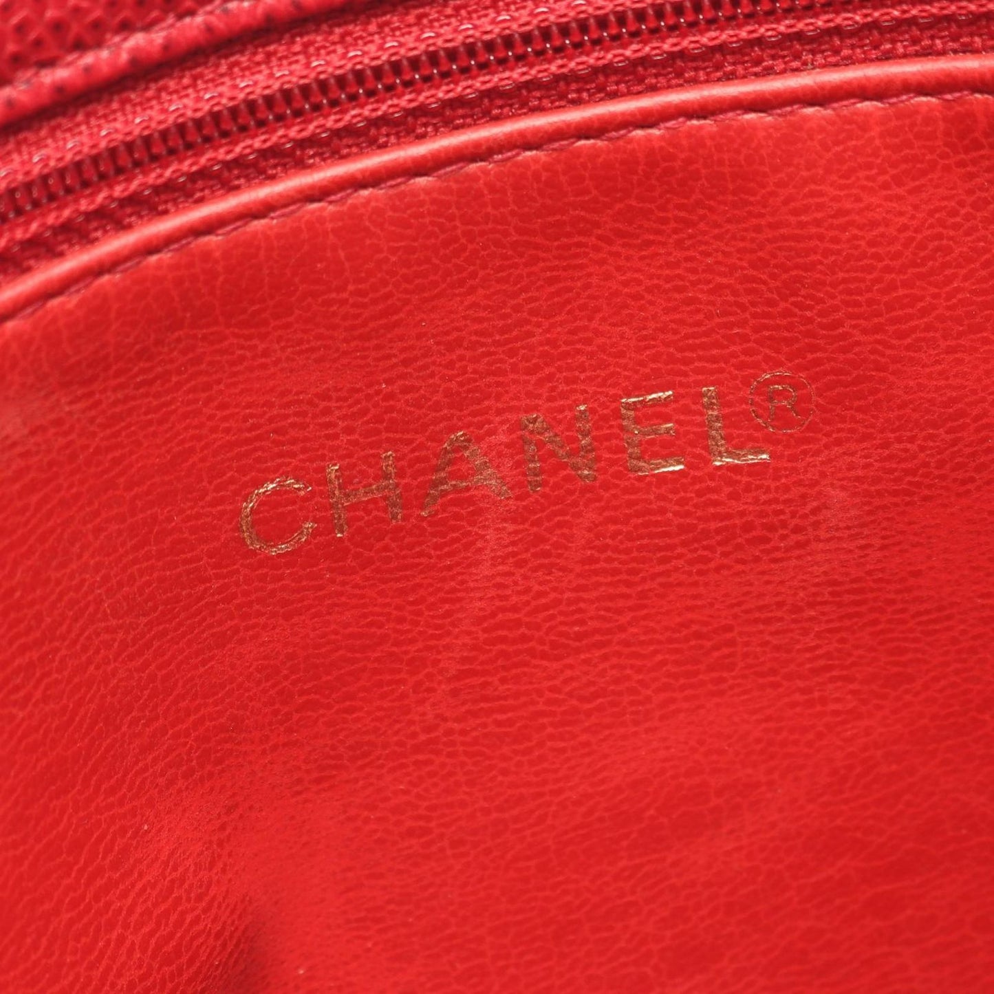 Chanel Tote CC Logo Red Caviar Leather CC Shoulder — view 4