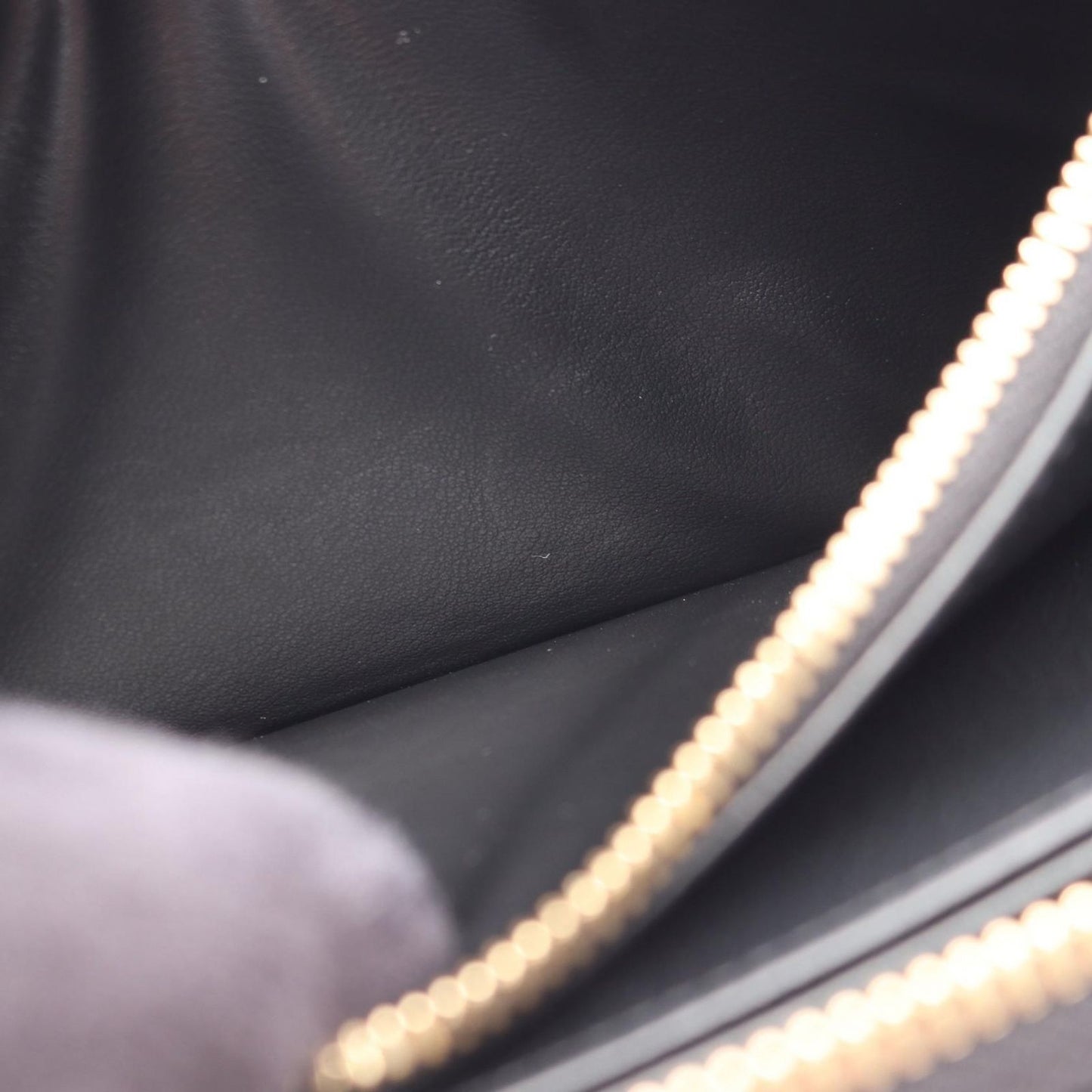 Louis Vuitton Round Wallet Zippy Coussin Noir Leather — view 5