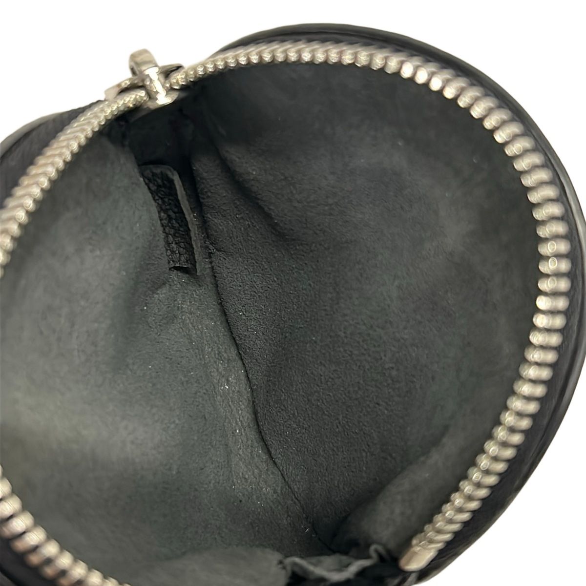 Louis Vuitton Coin Case Mahina Black Bella Leather Cowhide — view 3