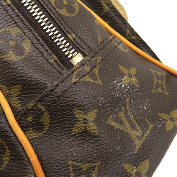 Louis Vuitton Monogram Manhattan PM Clutch — view 9