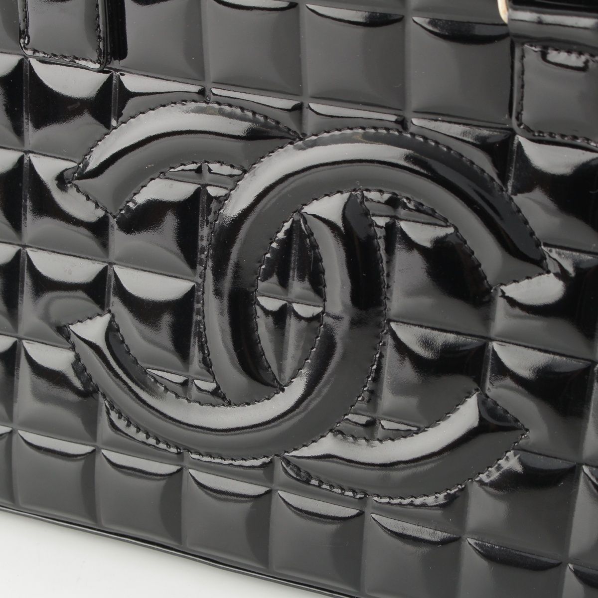 Chanel Choco Bar CC Logo Patent Handbag Black — view 8