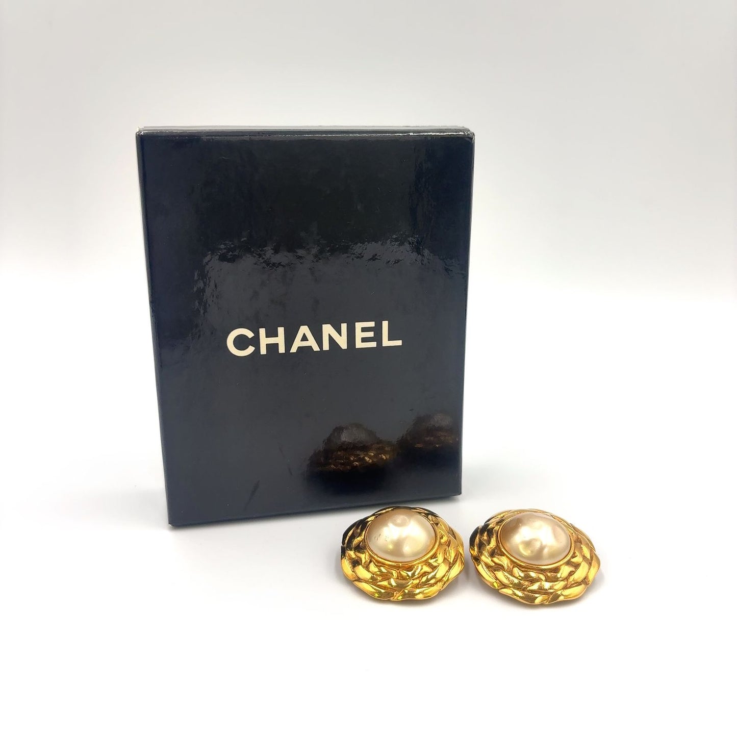 Chanel Vintage Faux Pearl Round Off White Gold Earrings — view 9