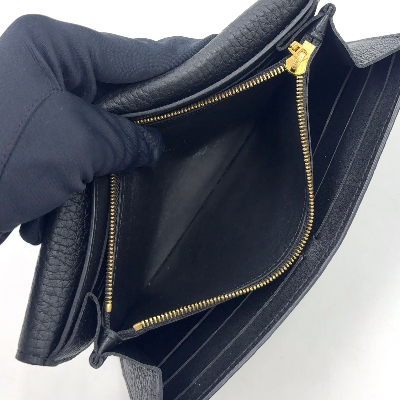 Louis Vuitton Portefeuille Capucines Leather Black Wallet Gold — view 8