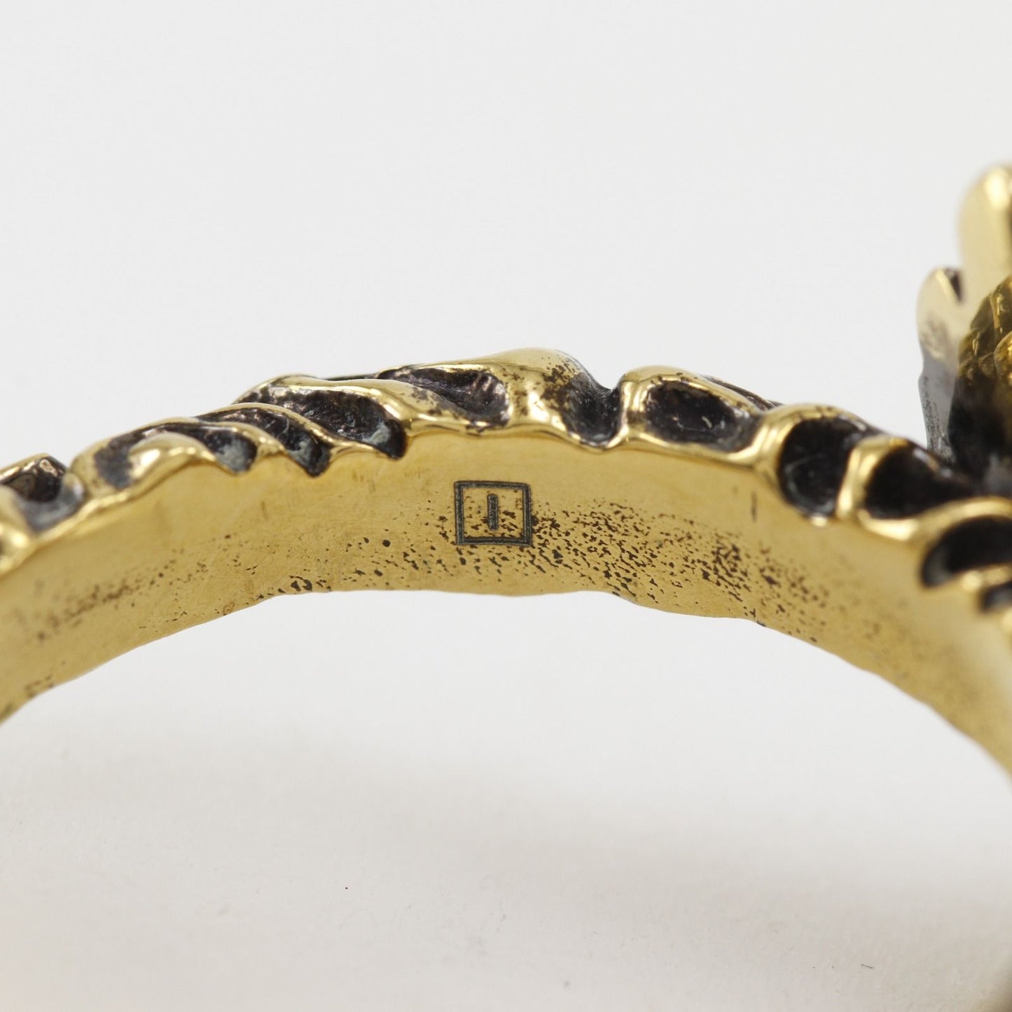 Gucci Lion Head Heart Gold Plated Ring — view 6