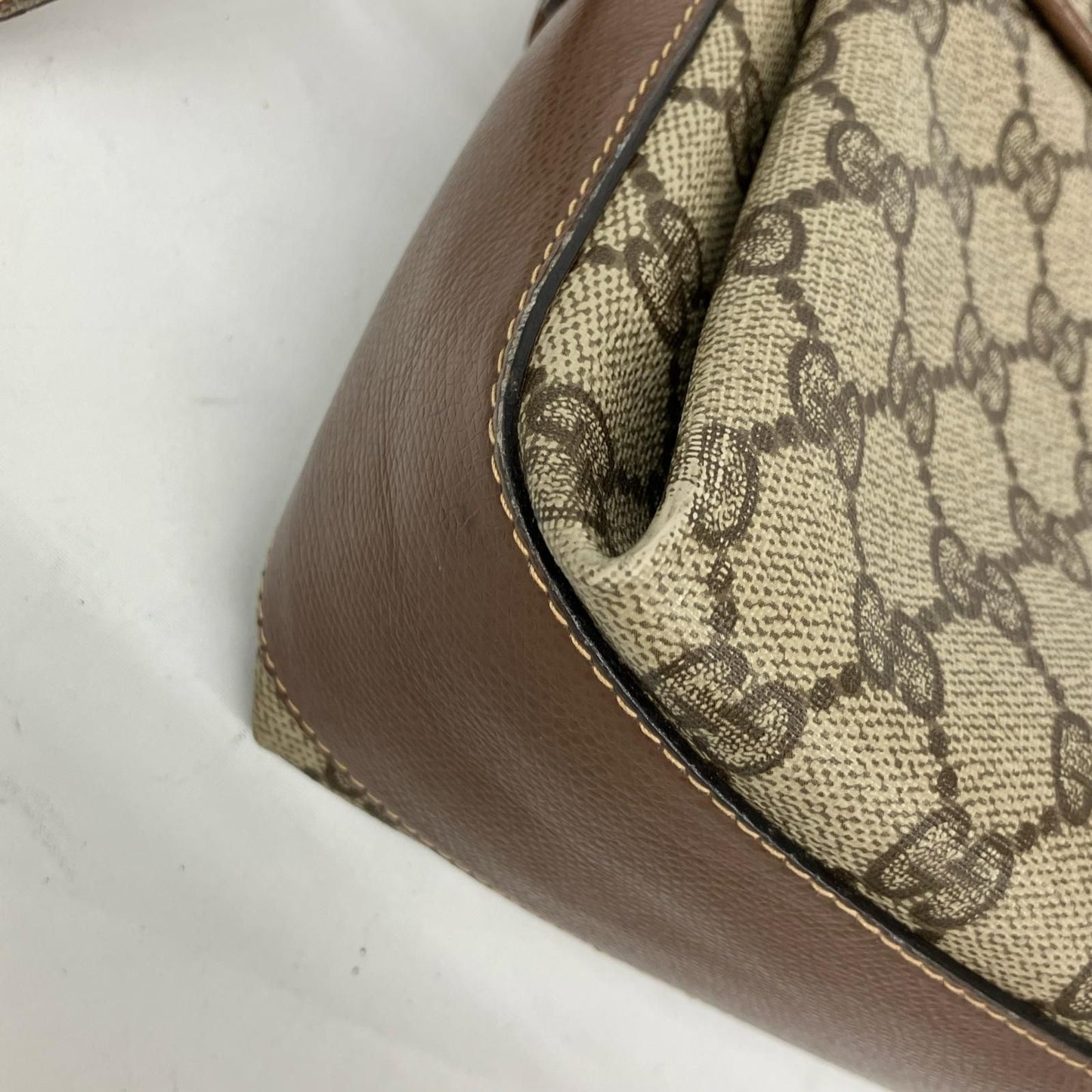 Gucci Shoulder Bag Vintage GG Supreme Beige — view 4