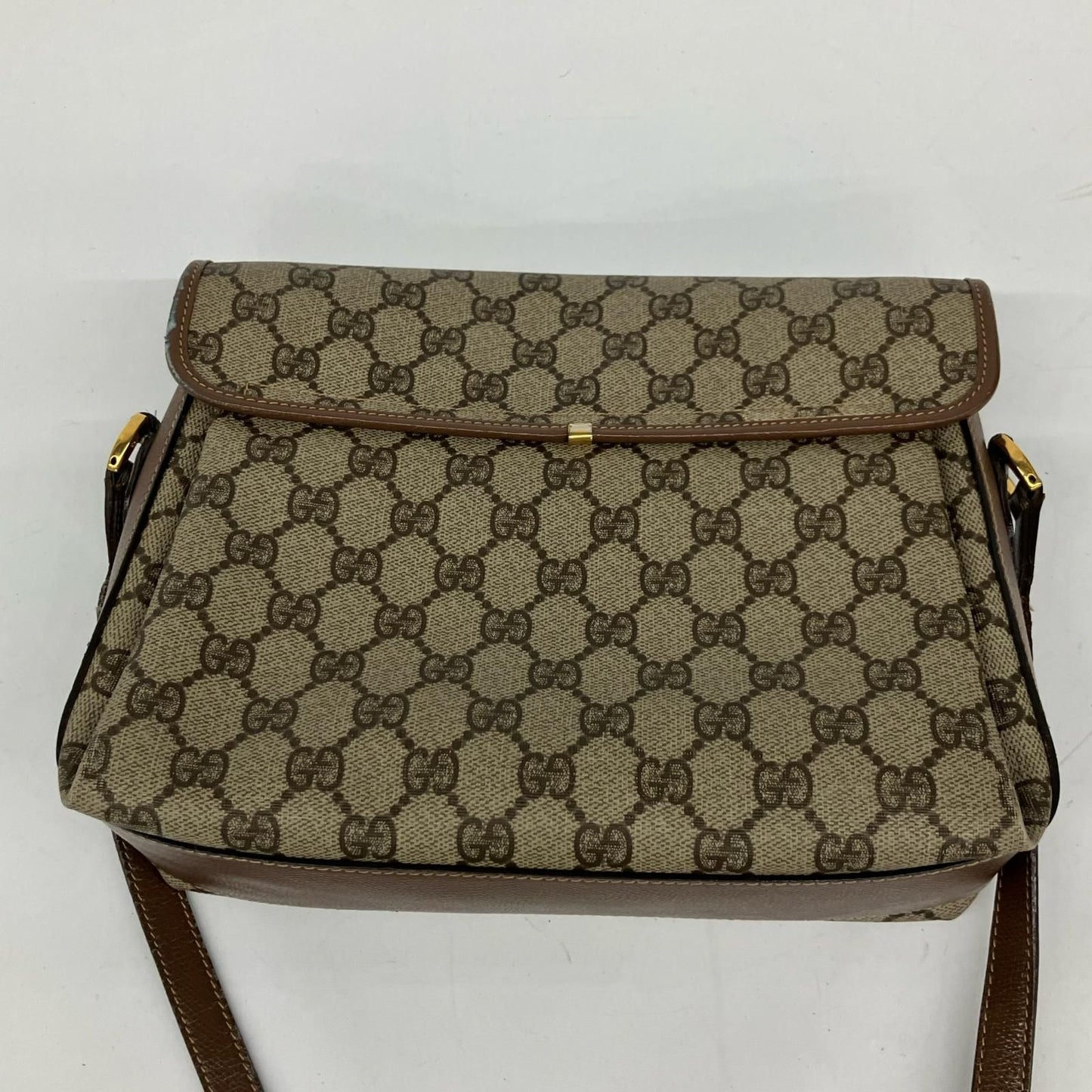 Gucci Shoulder Bag Vintage GG Supreme Beige — view 3