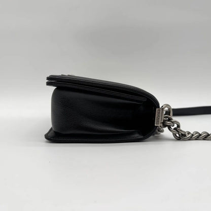 Chanel Shoulder Bag Quilted Black Leather CC Logo Silver — view 3