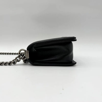 Chanel Shoulder Bag Quilted Black Leather CC Logo Silver — view 4
