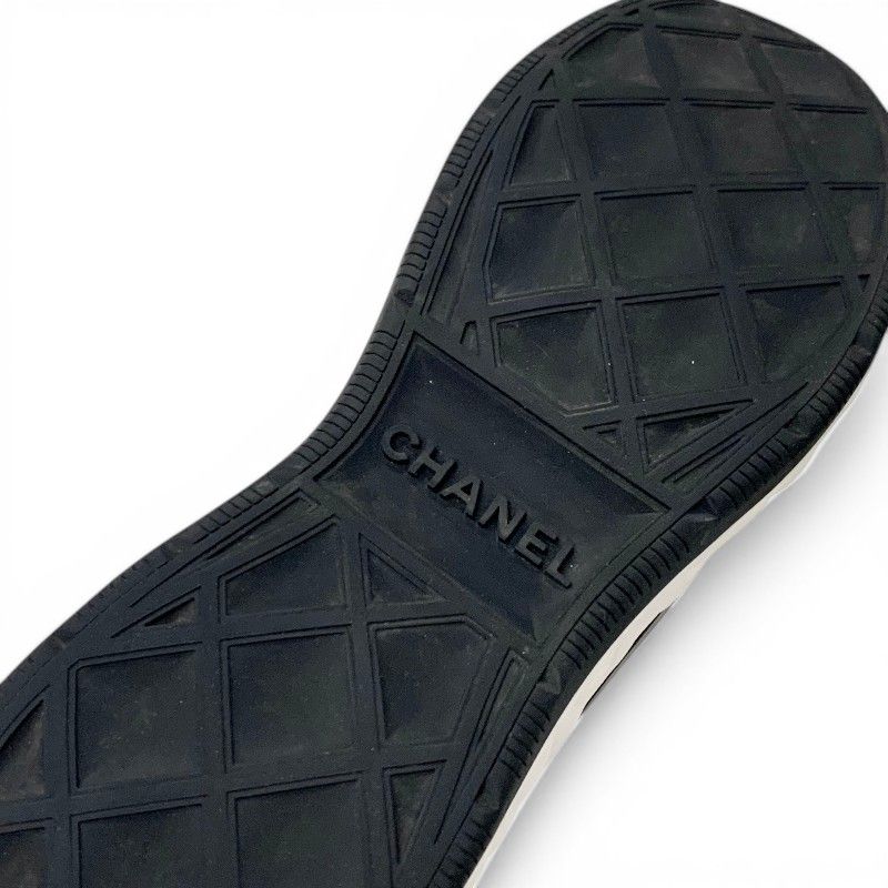 Chanel Sneakers Shoes Leather Fabric Suede Black Silver CC Logo Quilted — view 8