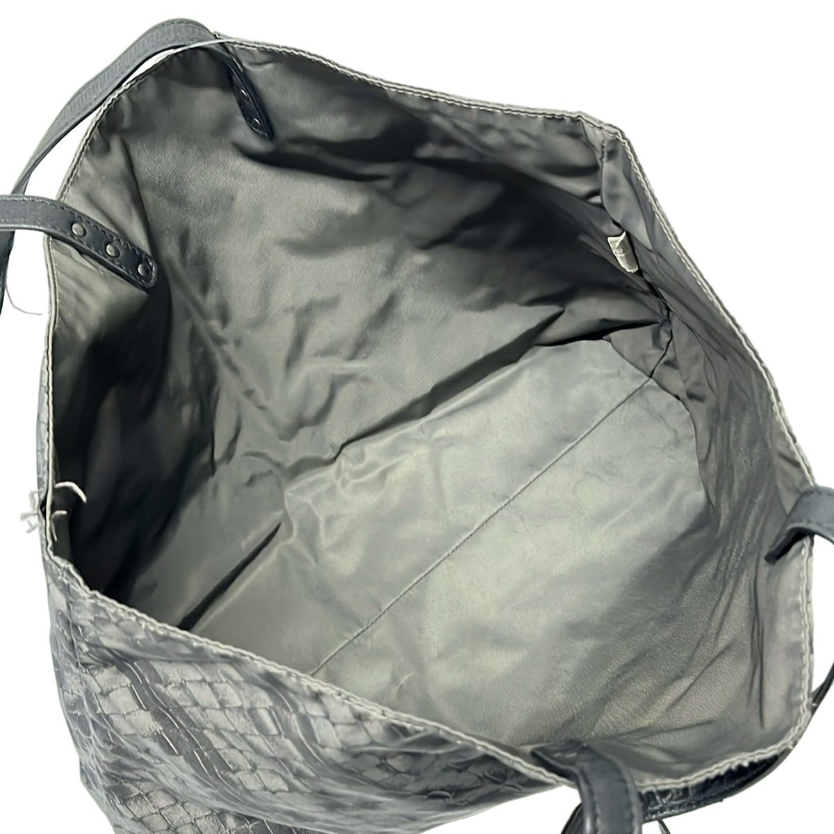 Bottega Veneta Tote Intreccio Illusion Dark Gray Black Leather — view 7