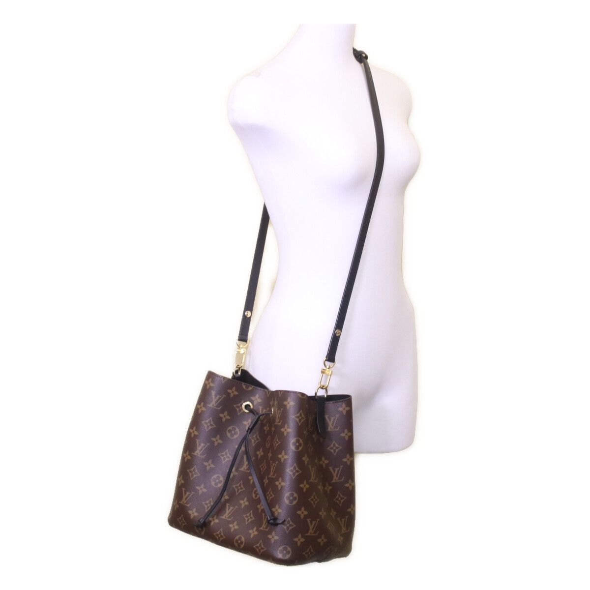 Louis Vuitton Monogram Noir MM Shoulder Bag — view 9
