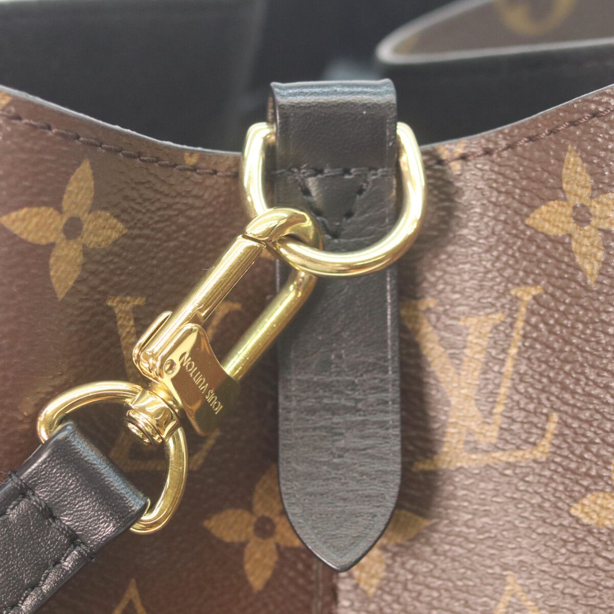 Louis Vuitton Monogram Noir MM Shoulder Bag — view 6