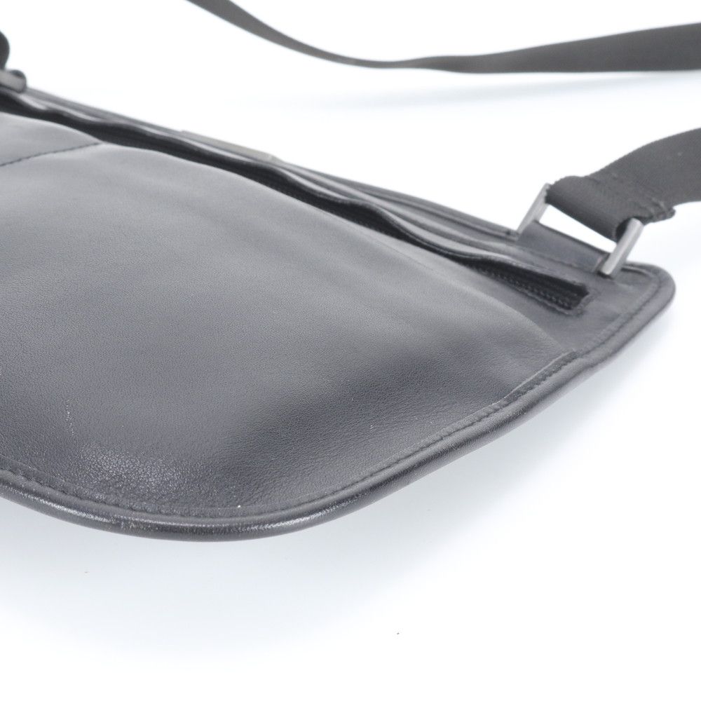 Gucci 001 Leather Shoulder Bag Crossbody Messenger Business Black Ebm — view 3
