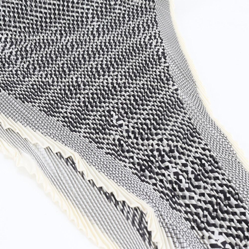 Hermes Tag Lozange Pleated Silk 100% Shawl Scarf Enm — view 5