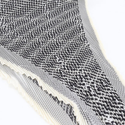 Hermes Tag Lozange Pleated Silk 100% Shawl Scarf Enm — view 5