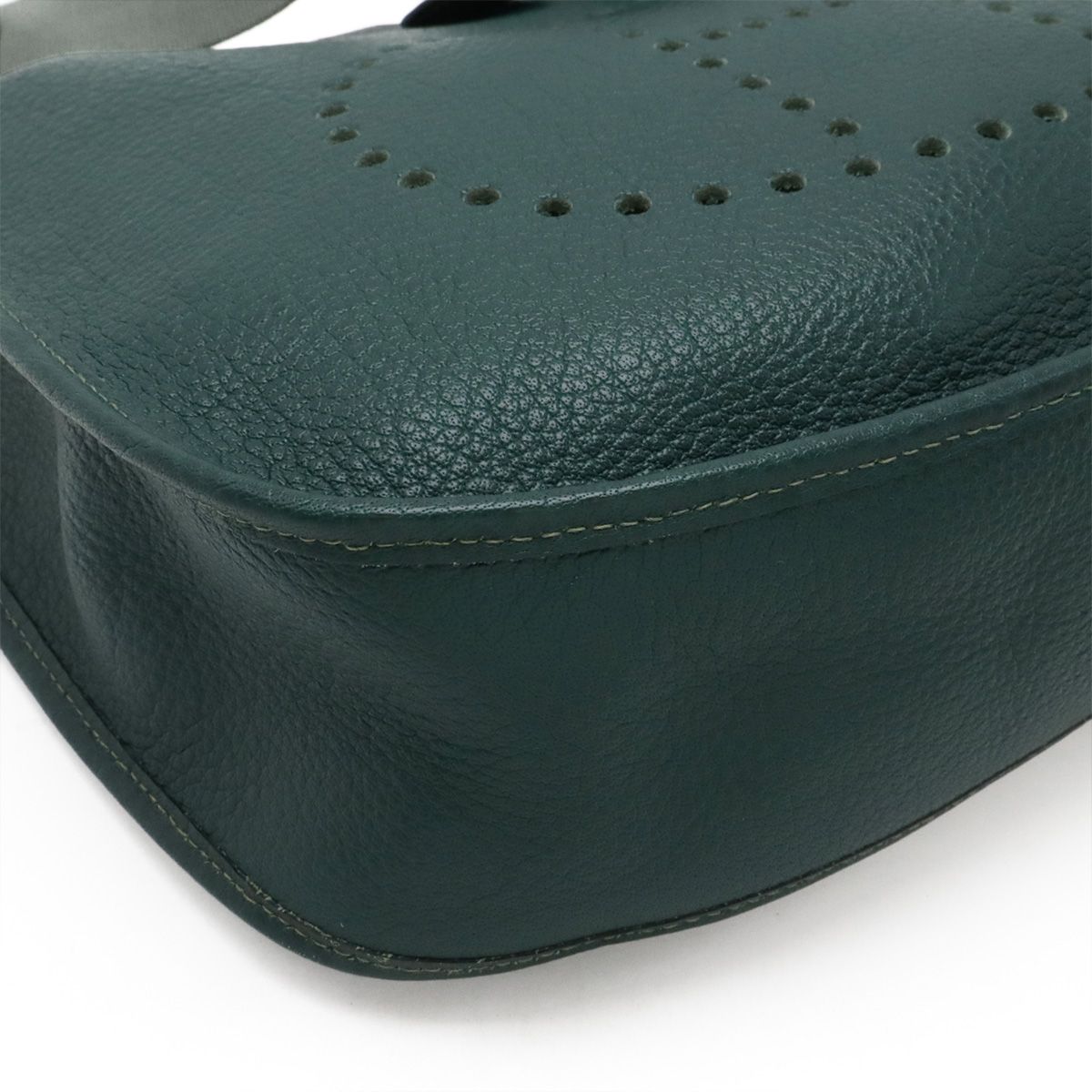 Hermes Evelyne 1 GM Shoulder Bag Taurillon Clemence Leather Green Gold — view 3