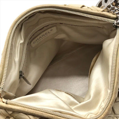Chanel CC Logo Lambskin Chain Shoulder Bag White — view 8