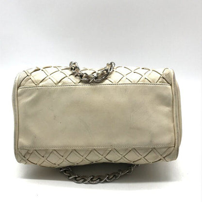 Chanel CC Logo Lambskin Chain Shoulder Bag White — view 4