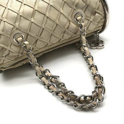 Chanel CC Logo Lambskin Chain Shoulder Bag White — view 7