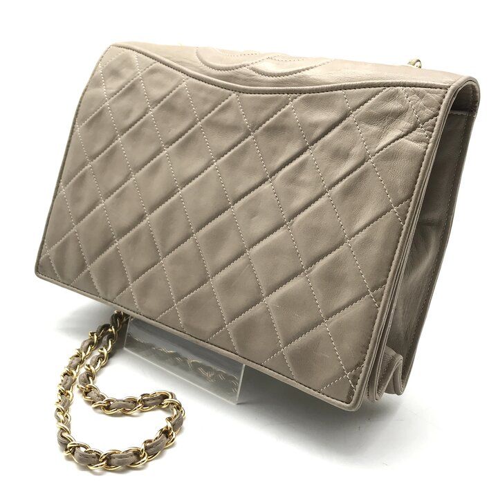 Chanel CC Logo Quilted Lambskin Vintage Chain Shoulder Bag Gray Leather — view 2