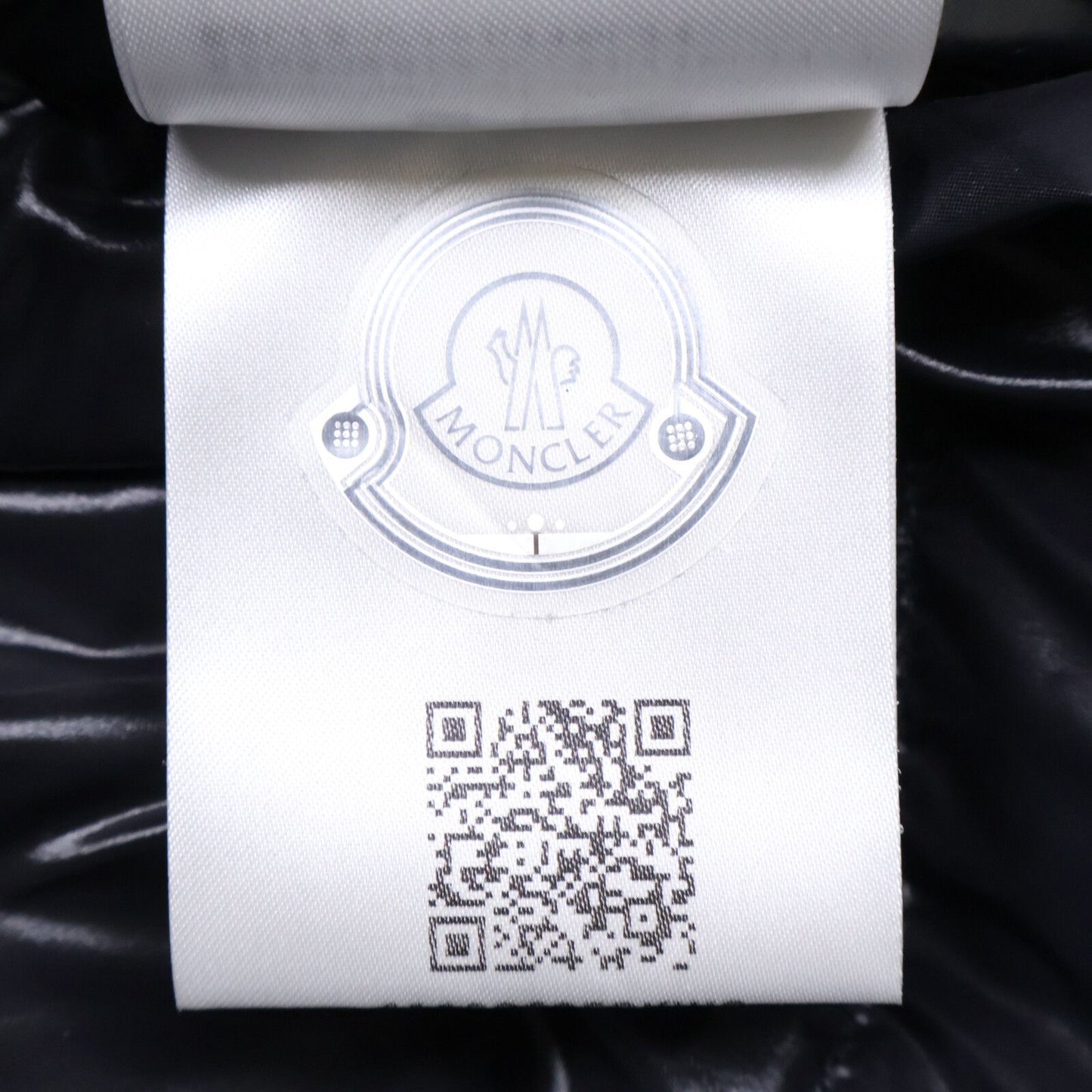 Moncler Montcla Inside Logo Embroidered Grosgrain Tape Hoodie Down — view 8
