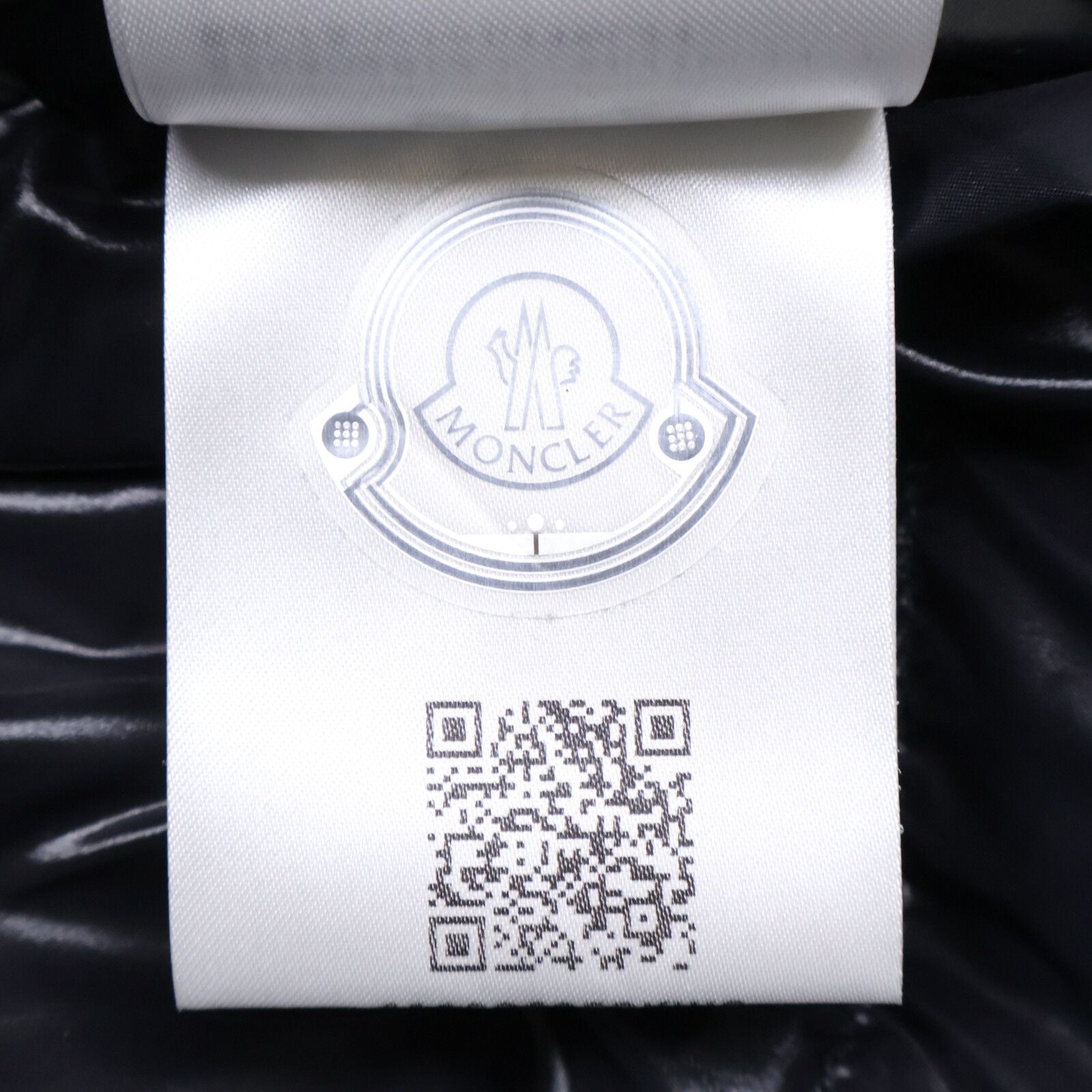 Moncler Montcla Inside Logo Embroidered Grosgrain Tape Hoodie Down — view 8