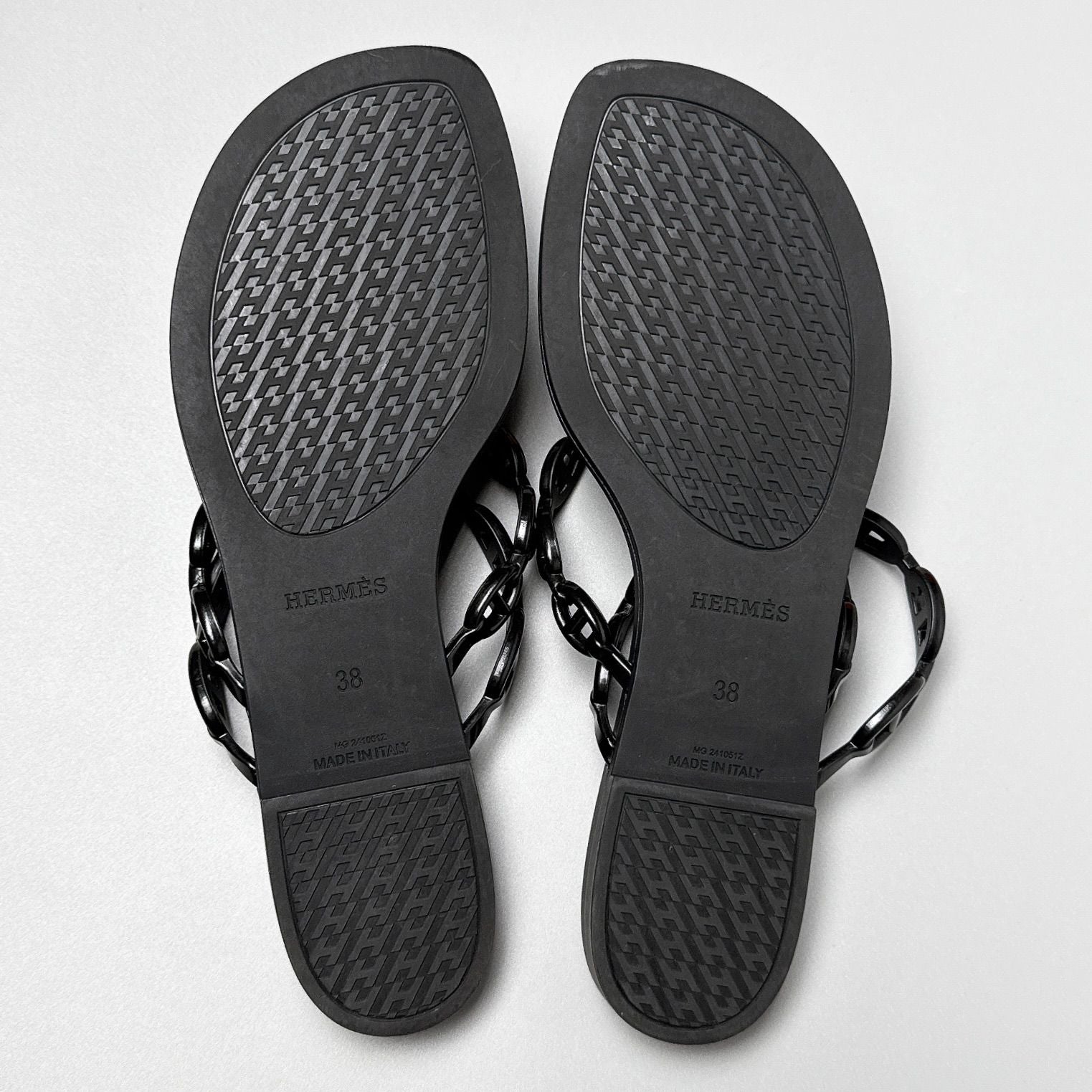 Hermes Island Sandals 38 Black Thong — view 7
