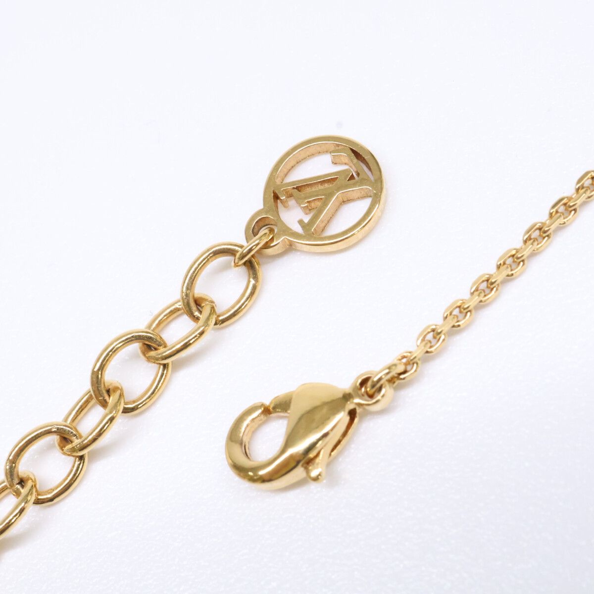 Louis Vuitton Petit Necklace — view 7