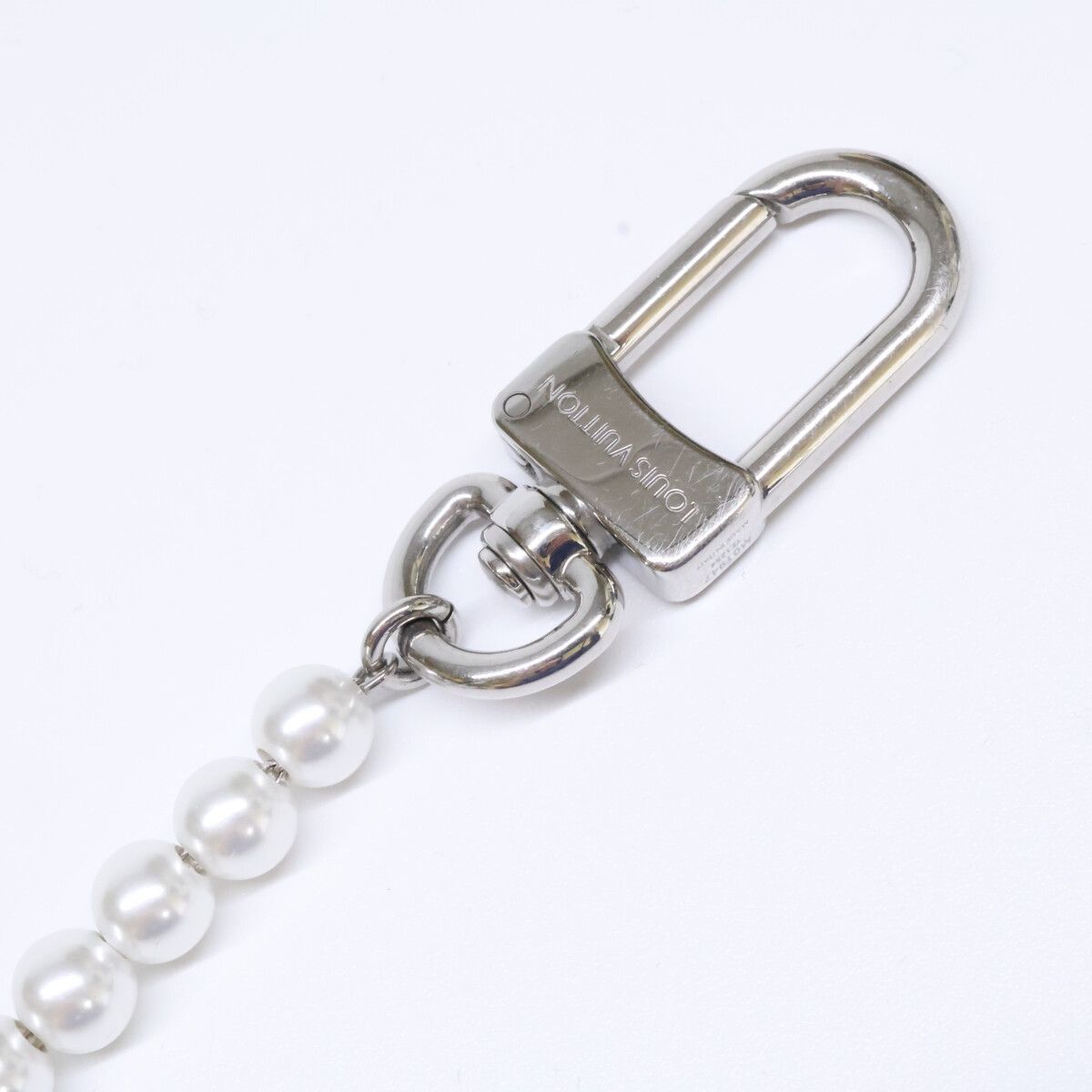 Louis Vuitton Pearl Fusion Bag Charm — view 6