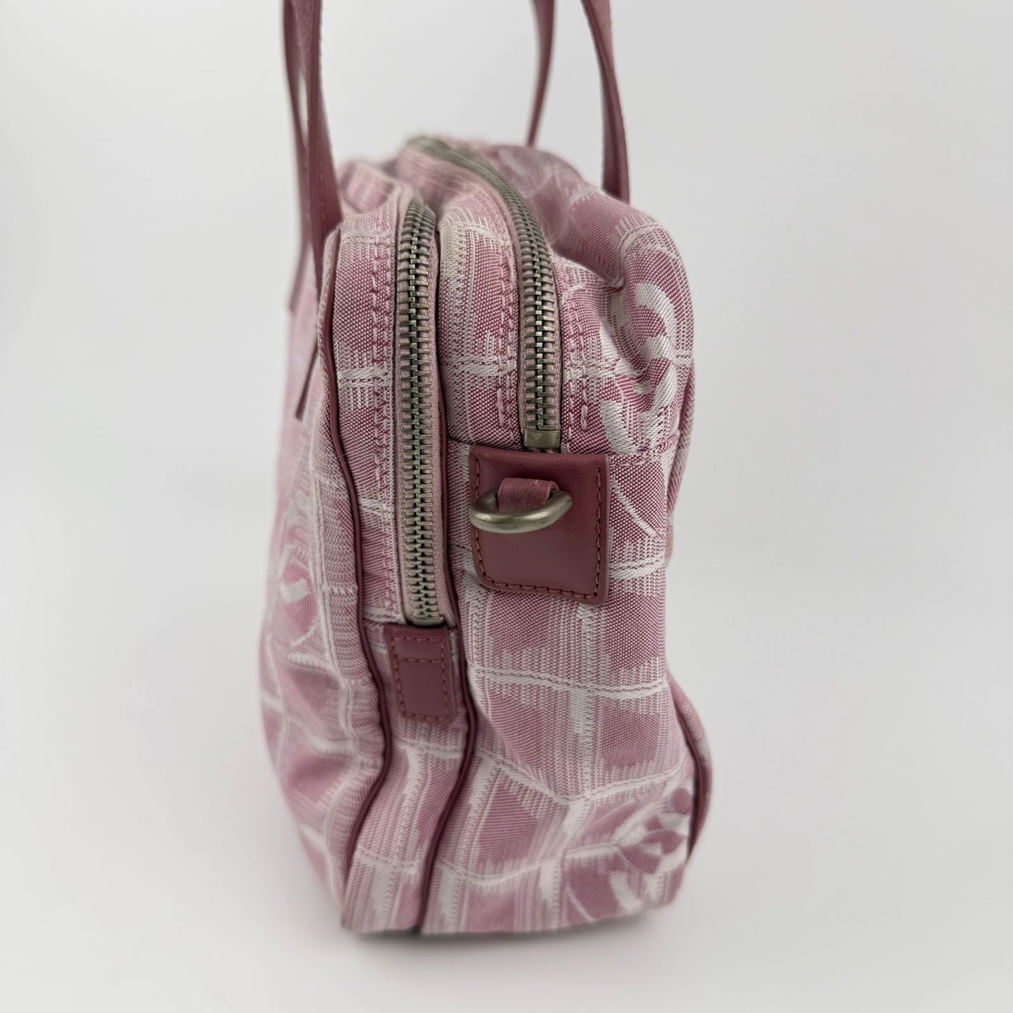 Chanel CC Logo New Travel Shoulder Bag Pink Nylon Vintage — view 5