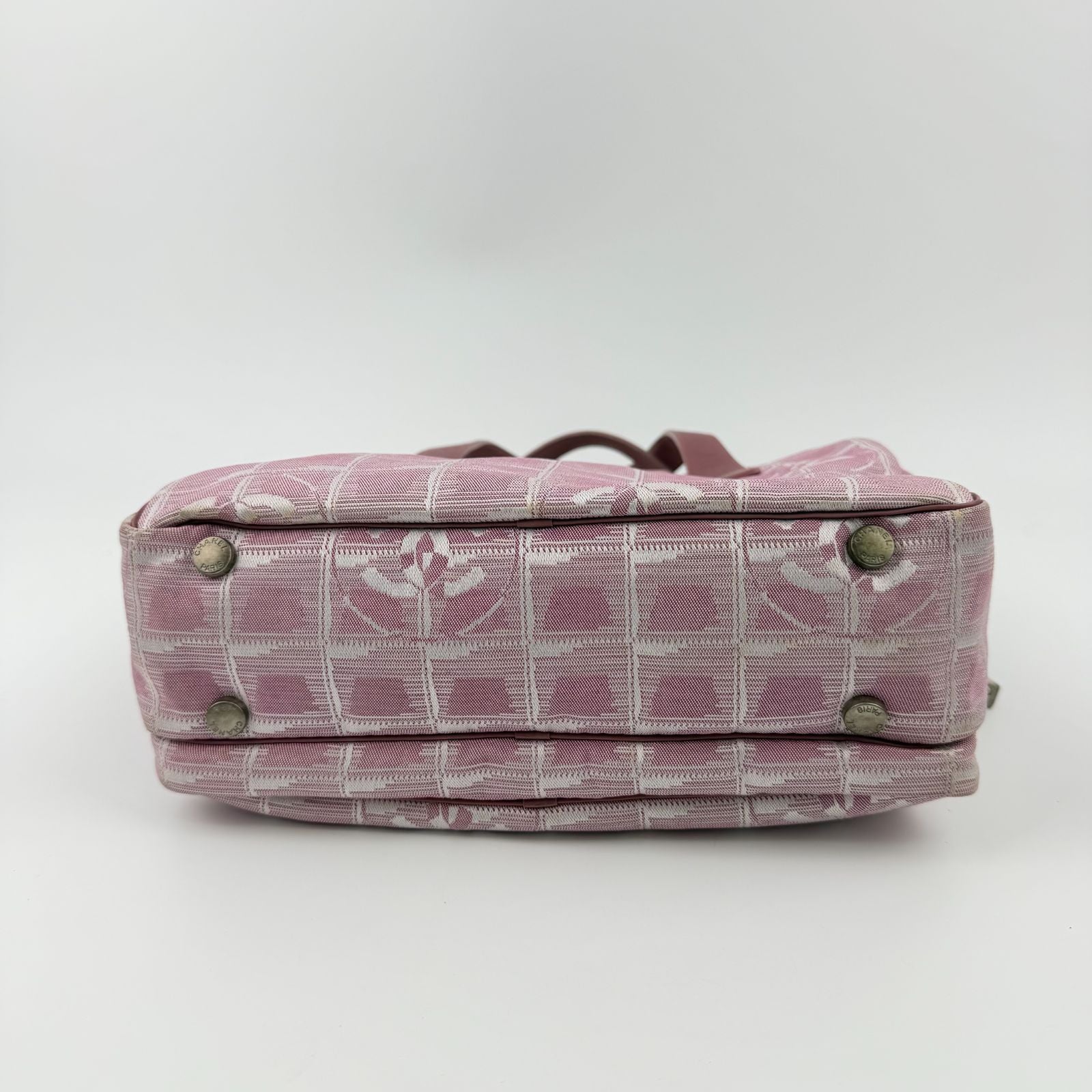 Chanel CC Logo New Travel Shoulder Bag Pink Nylon Vintage — view 6