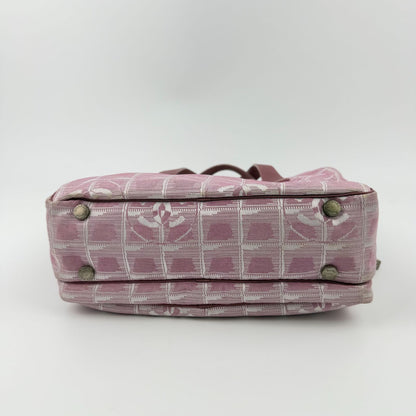 Chanel CC Logo New Travel Shoulder Bag Pink Nylon Vintage — view 6