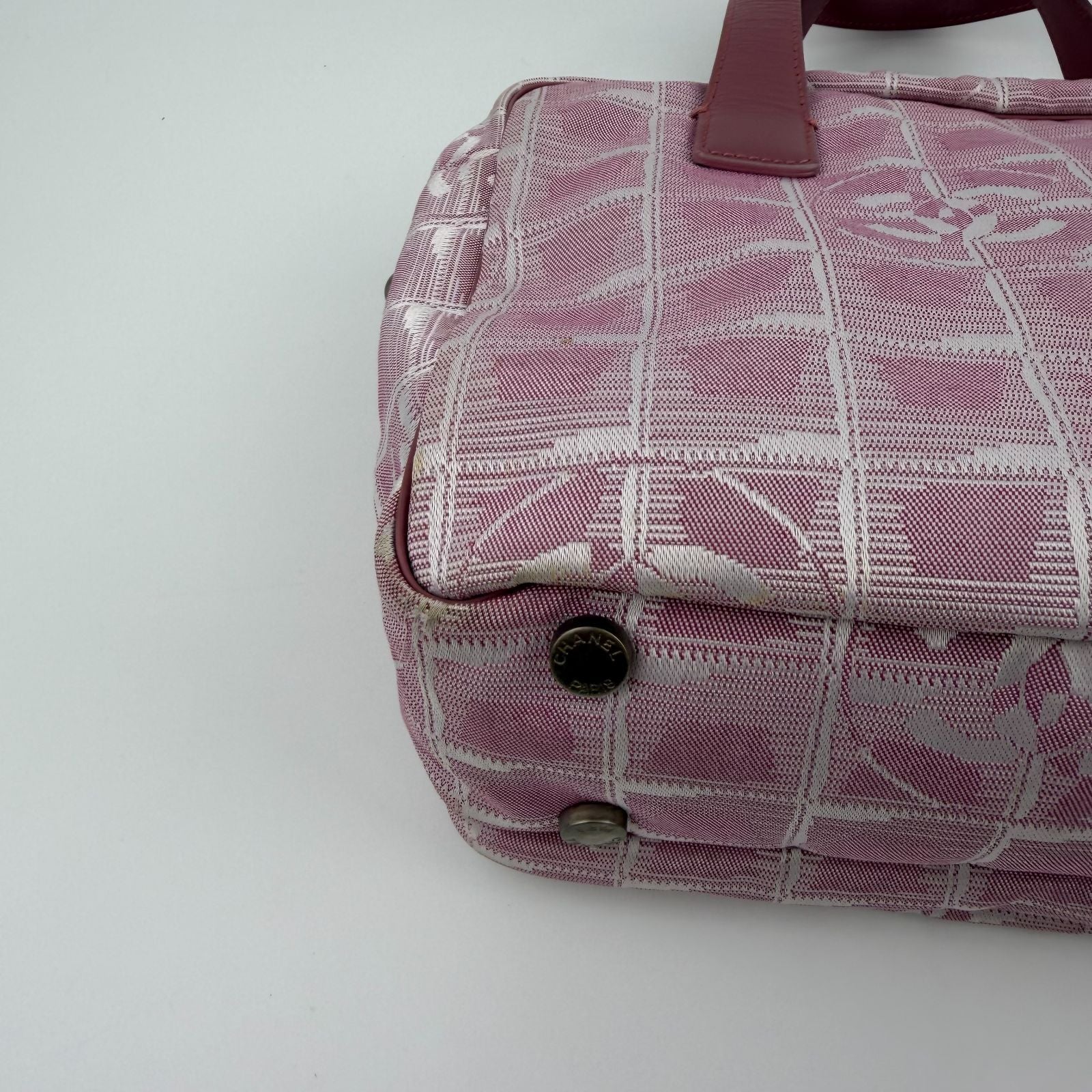 Chanel CC Logo New Travel Shoulder Bag Pink Nylon Vintage — view 7