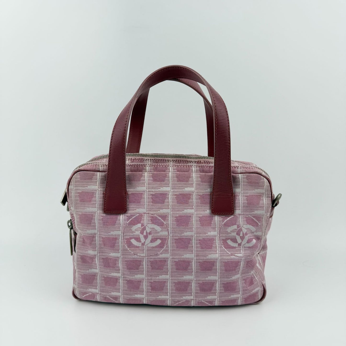Chanel CC Logo New Travel Shoulder Bag Pink Nylon Vintage — view 3