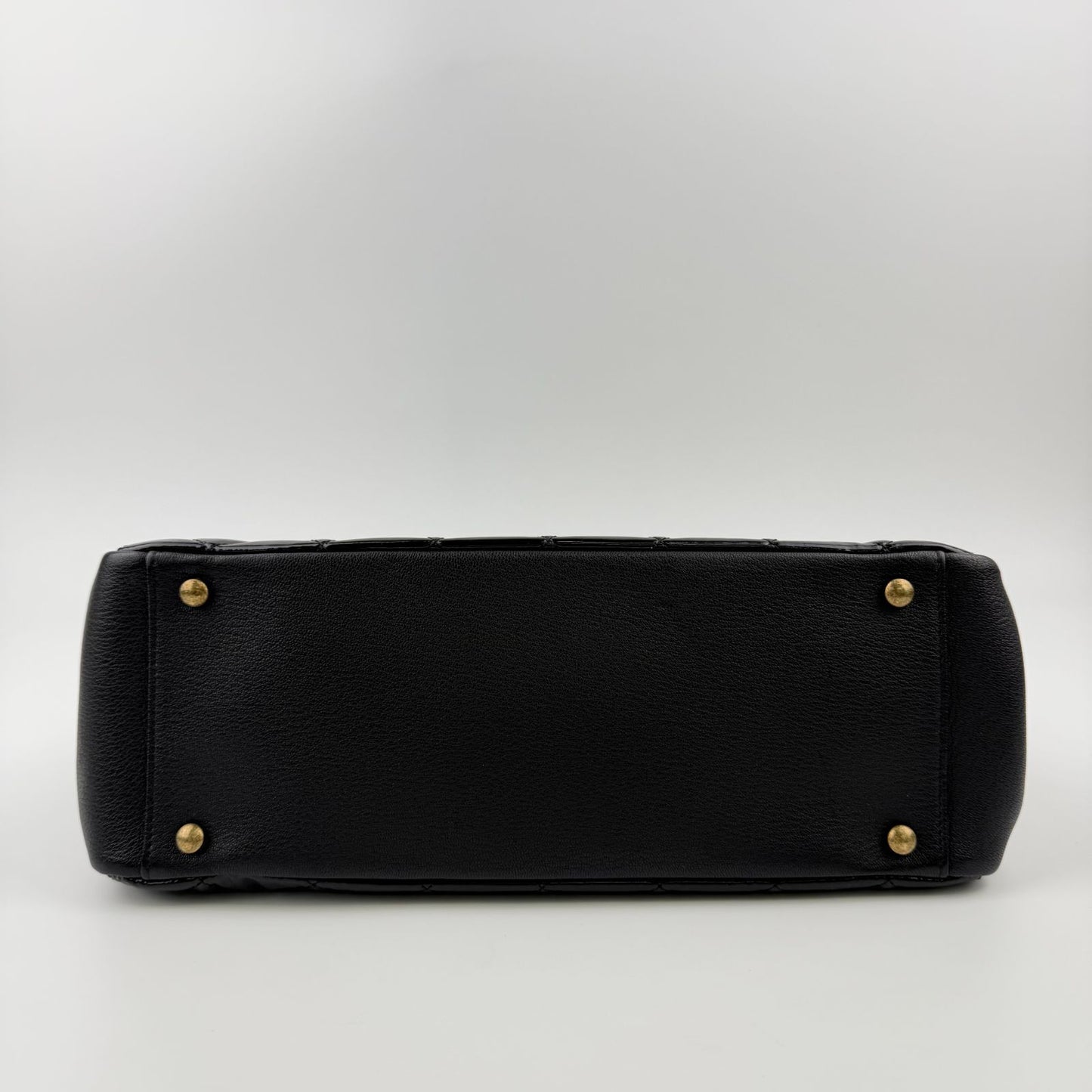 Chanel CC Logo Quilted Chain Shoulder Bag Black Enamel Vintage — view 8