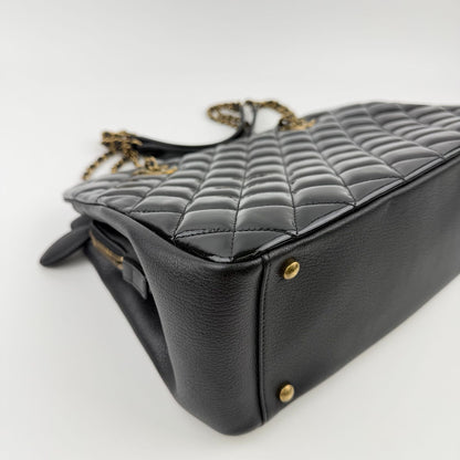 Chanel CC Logo Quilted Chain Shoulder Bag Black Enamel Vintage — view 9