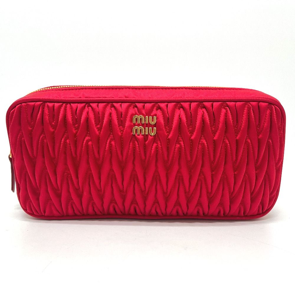 Miu Travel Pouch Logo Matelasse Satin Canvas Red — view 2