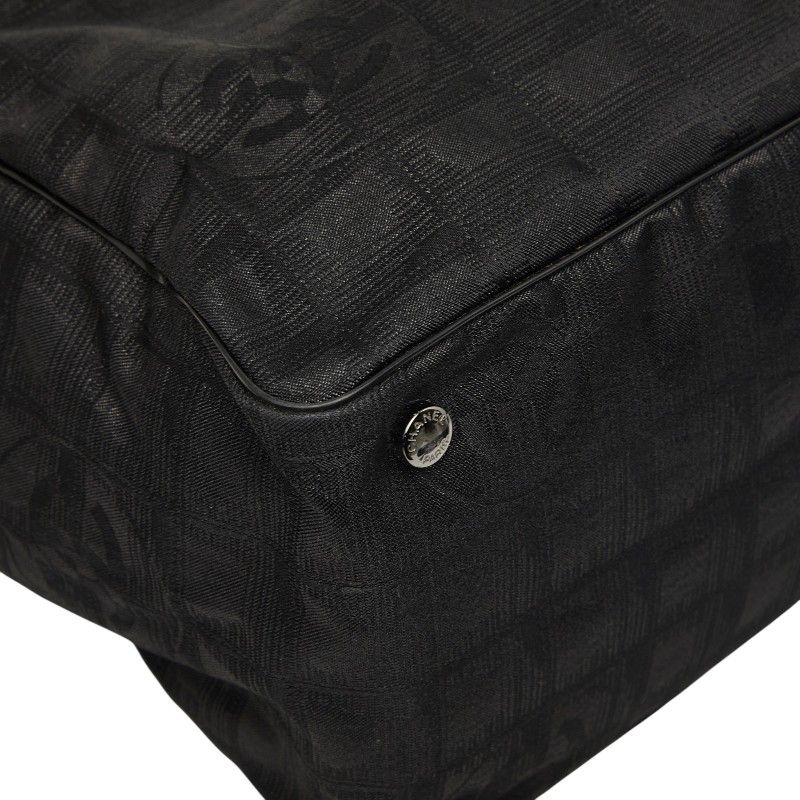 Chanel CC Logo New Travel Line Tote MM Black Nylon Leather — view 4