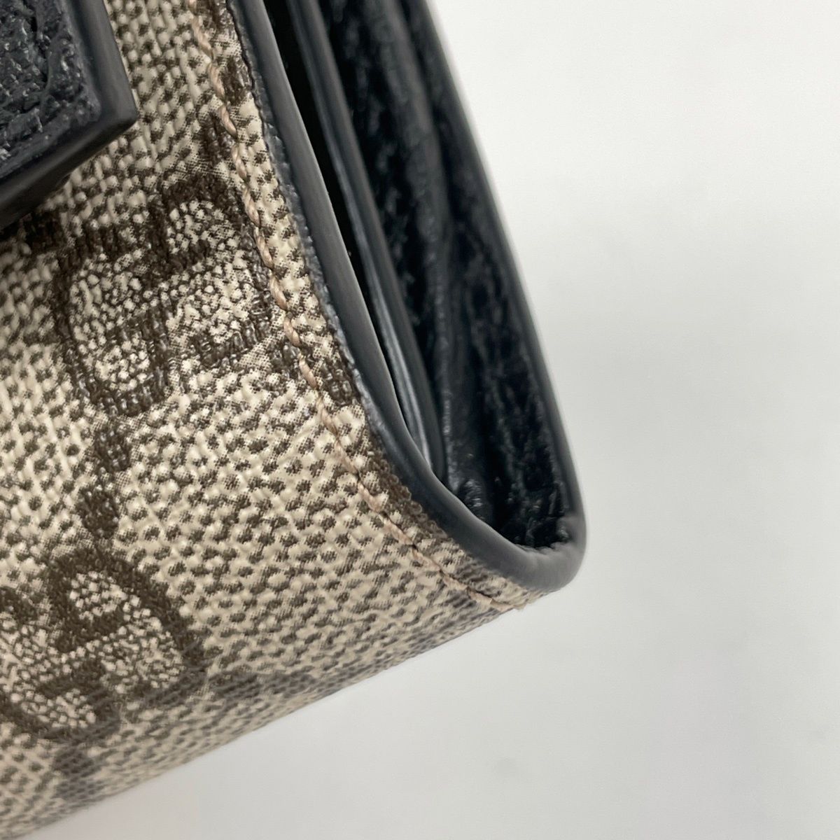 Gucci Double Bicolor Compact Wallet GG Supreme Bifold Beige Black — view 3
