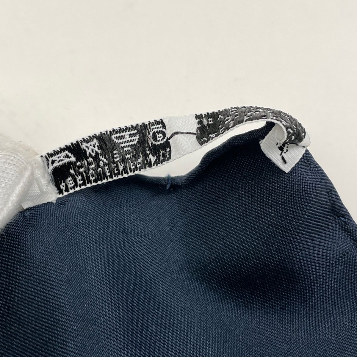 Hermes Carre 90 Elegance Et Confort en Automobile Car Comfort Scarf Silk — view 3