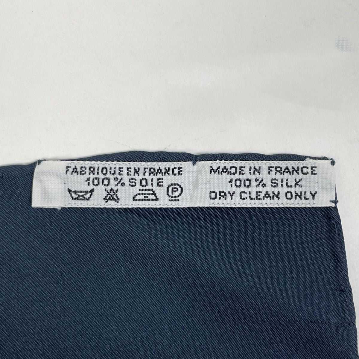 Hermes Carre 90 Elegance Et Confort en Automobile Car Comfort Scarf Silk — view 2