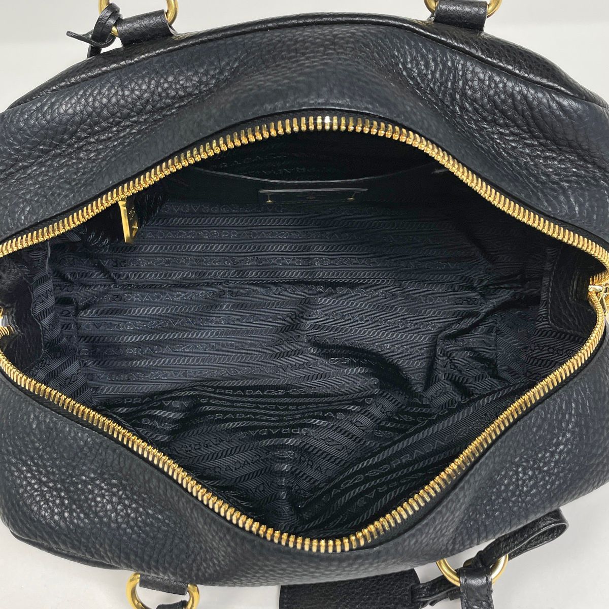 Prada Logo Shoulder Bag Leather Nero — view 8