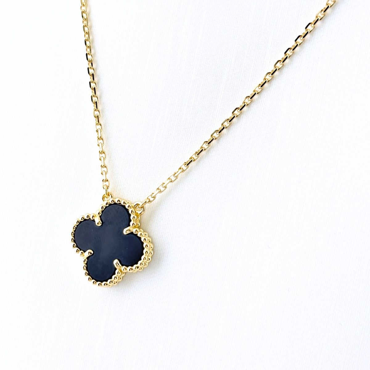 Van Cleef & Arpels Vintage Alhambra Onyx Necklace YG Yellow Gold Pendant