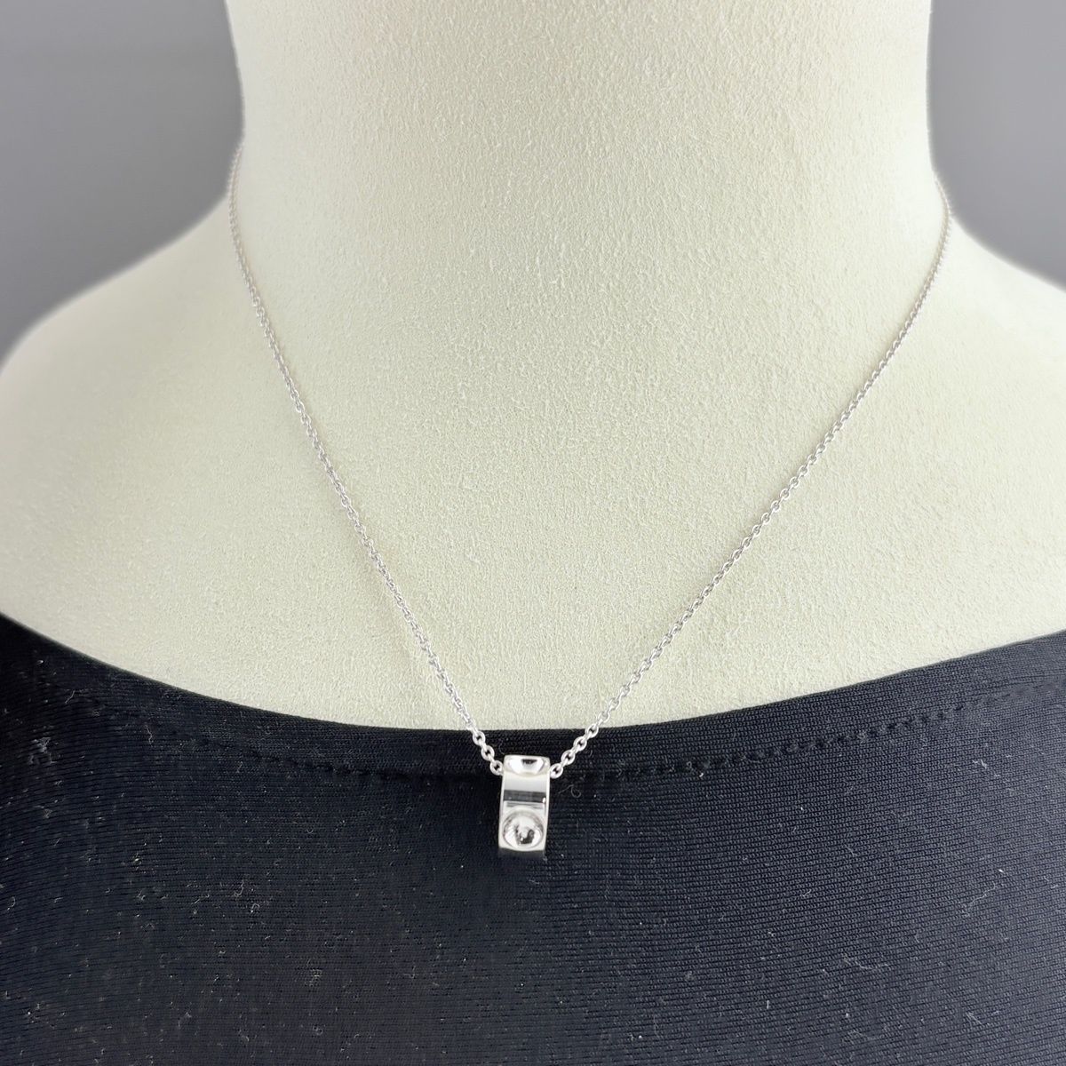 Louis Vuitton Pendentif Empreinte Necklace Pendant — view 3